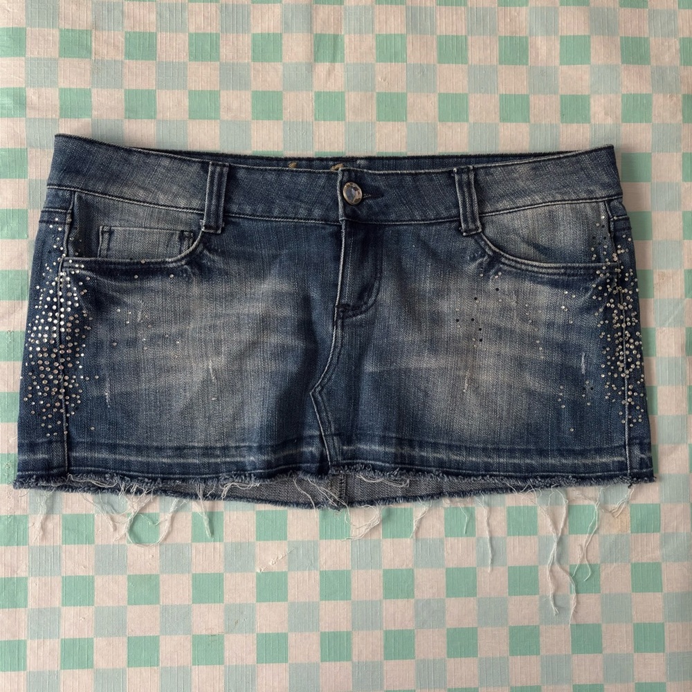 Vintage Wallflower Distressed Bedazzled Medium Wash Low Rise Mini Denim Skirt 13